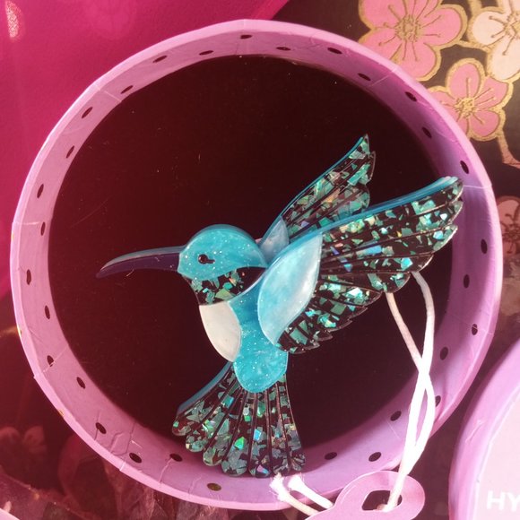 NIB 10th Birthday Hyacinth Hummingbird Erstwilder Brooch - Picture 8 of 9